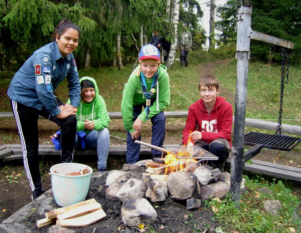 Grillar över öppen eld